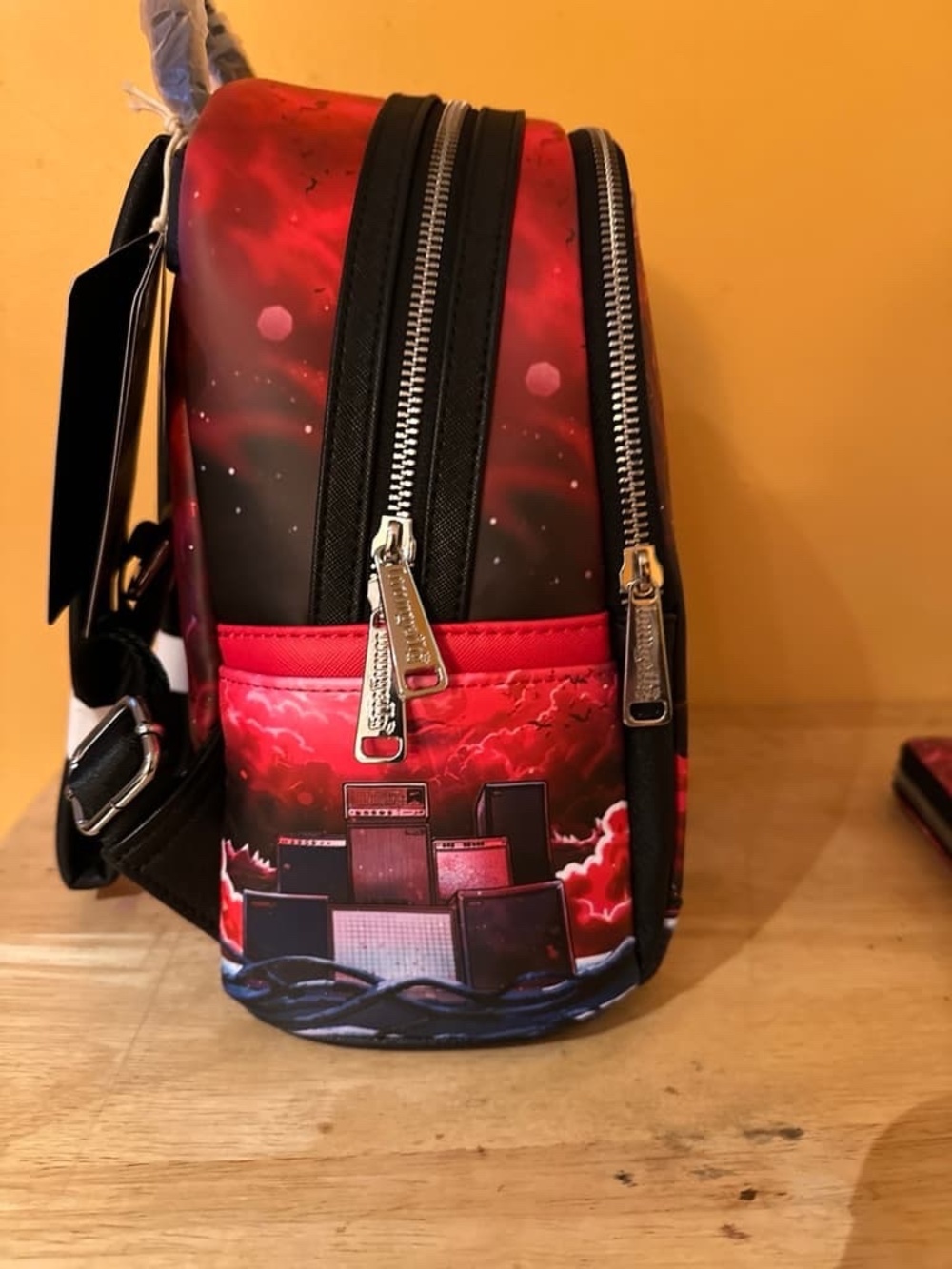 Lounge Fly Stranger Things Eddie Munson The Piggyback Mini Back Pack Exclusive - Picture 2 of 8